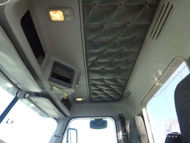 2018-freightliner-coronado-day-cab-glider-truck-(pz13996,-unit-773)-image-86