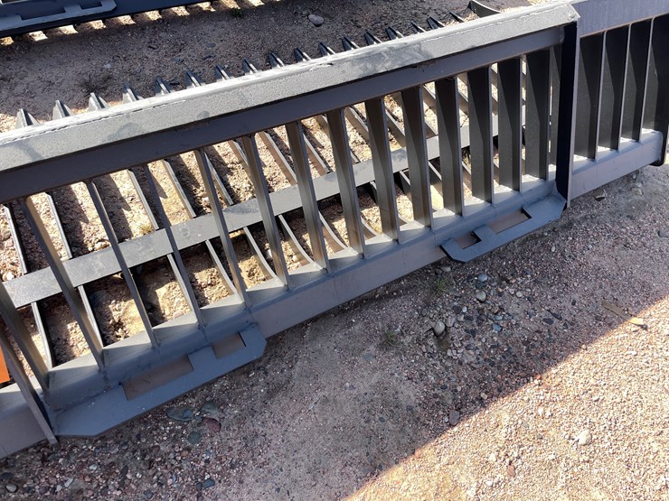 #4110-•-78"-rock-bucket-attachment-image-8