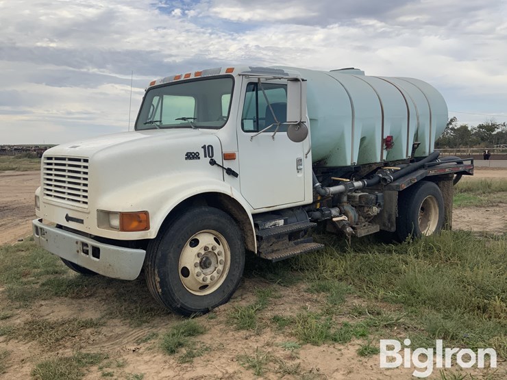 2001-international-4700-image-1