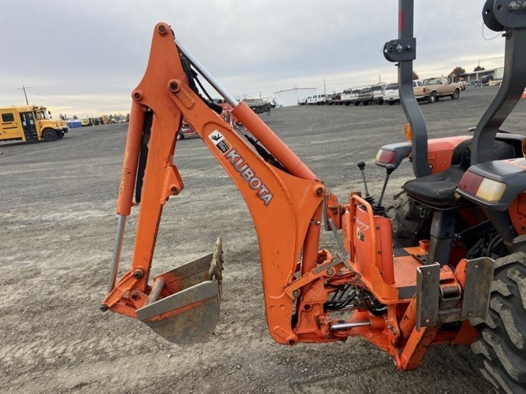 2010-kubota-l3200-image-18