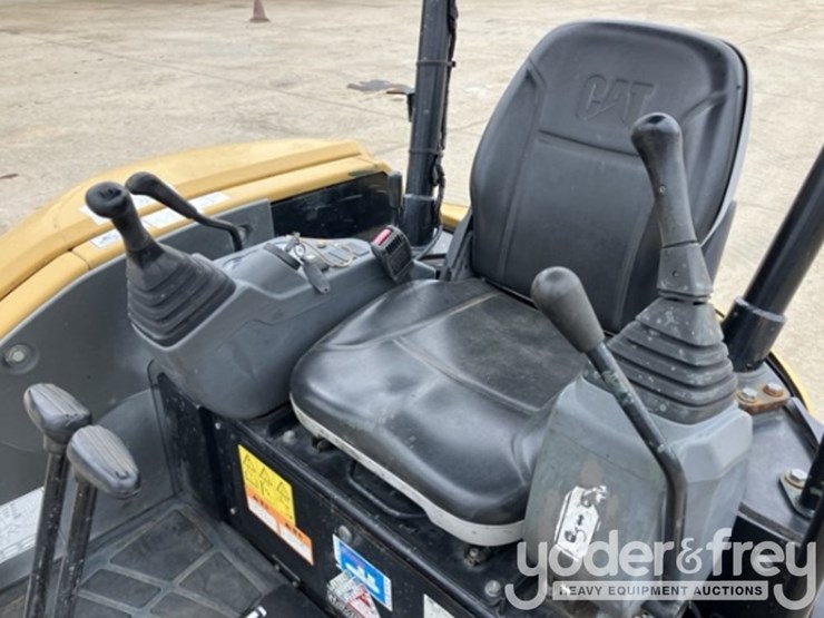 2015-cat-303e-image-3