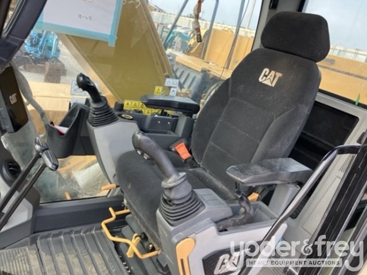 2019-caterpillar-320-image-6