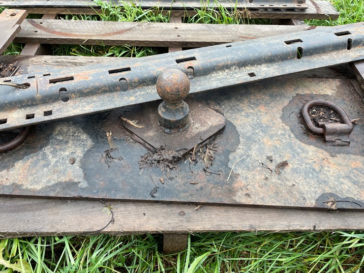 #8132-•-gooseneck-ball-mounting-plate-image-5