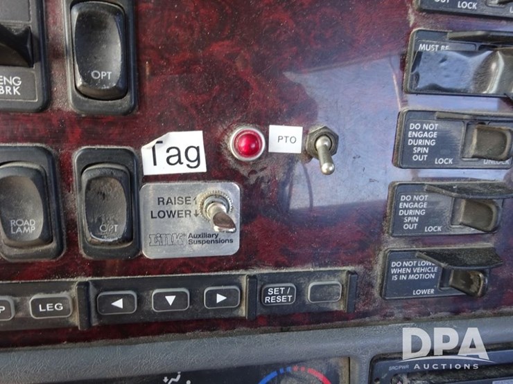 2016-freightliner-coronado-day-cab-glider-truck-(pz13982,-unit-720)-image-101