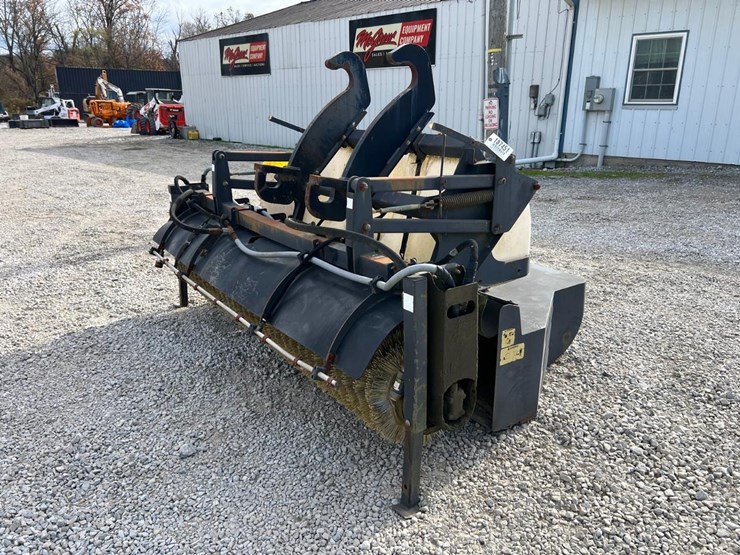 caterpillar-100-image-1