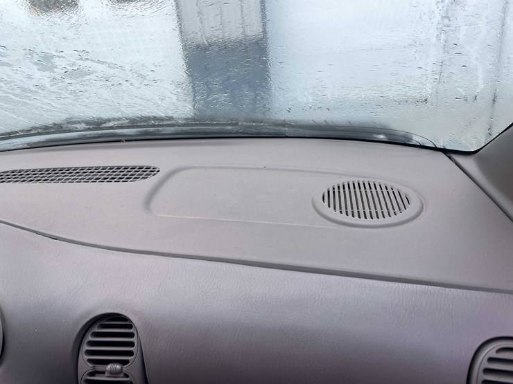 1999-chrysler-town-&-country-image-99