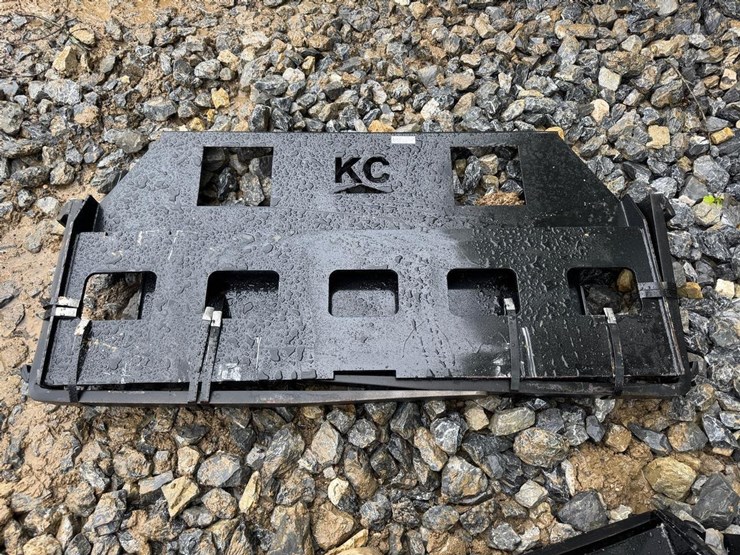 kit-container-42"-mini-skid-steer-forks-image-1