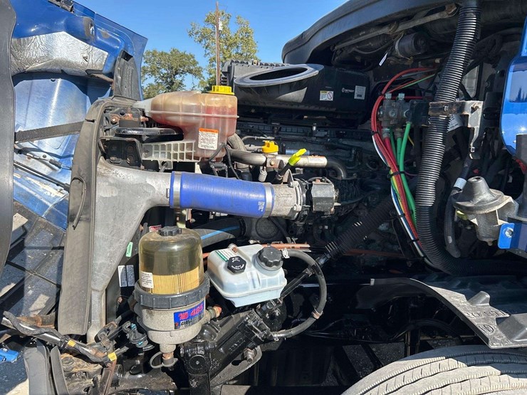 2021-freightliner-cascadia-116-image-7