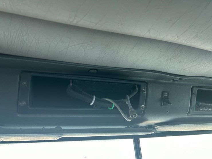 international-9100-image-39