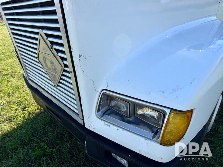 1993-freightliner-fld120-image-20