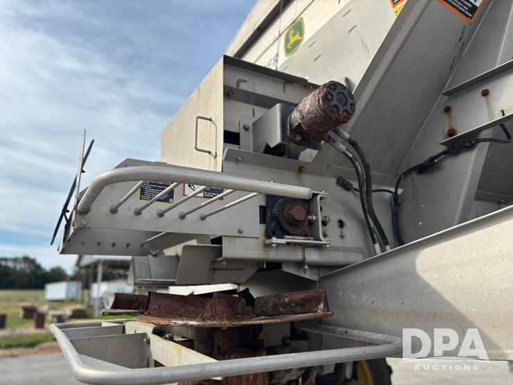 2019-john-deere-r4038-image-67