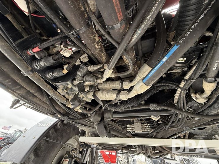 2020-case-ih-trident-5550-image-32