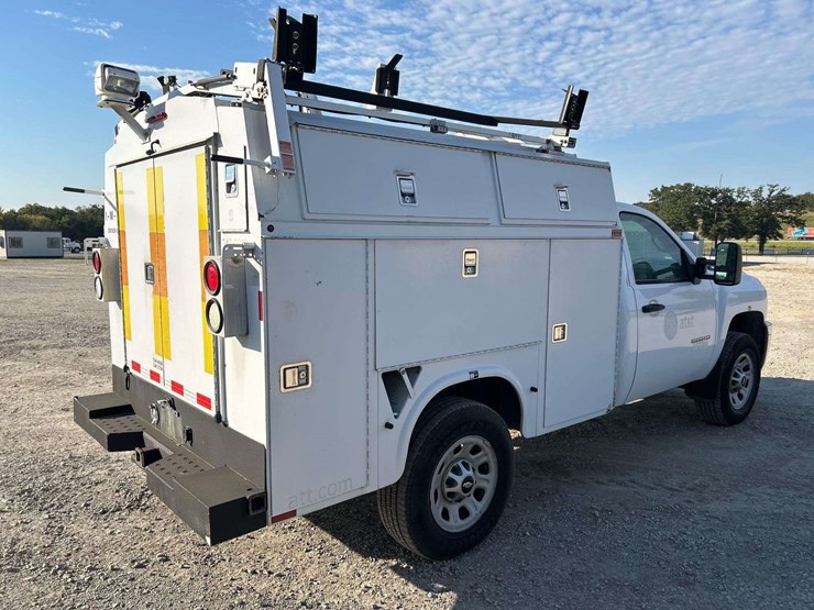 2013-chevrolet-silverado-3500hd-image-3