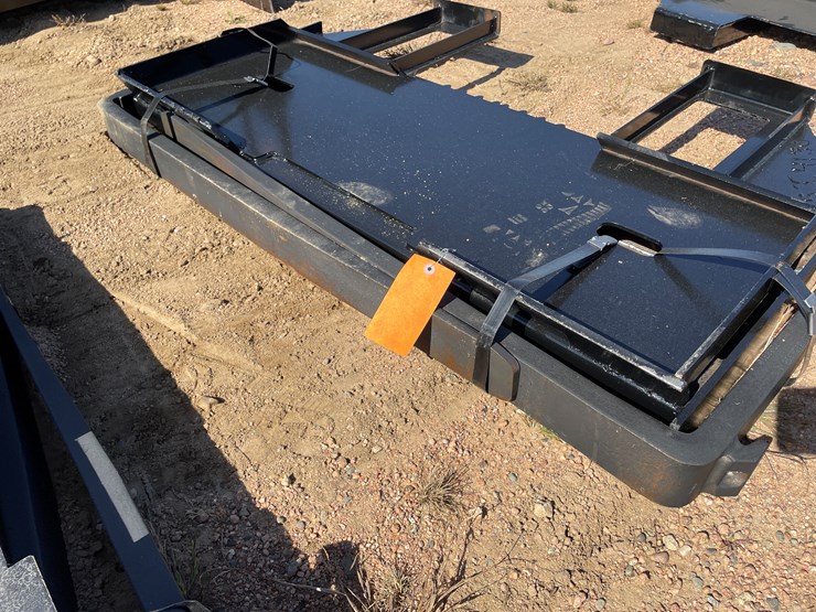 #4137-•-universal-pallet-fork-attachment-image-3