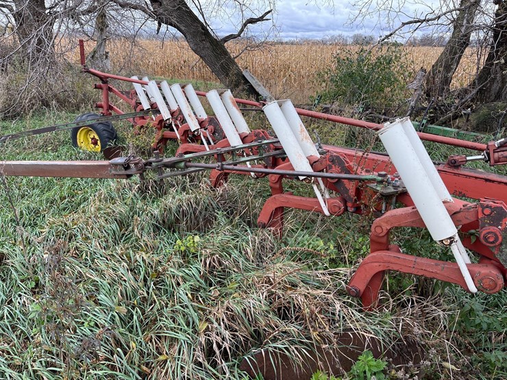 international-710-image-2