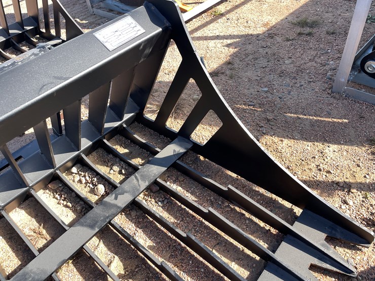 #4109-•-66"-rock-bucket-attachment-image-6