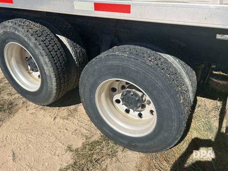 2006-freightliner-century-dry-truck-(cp1180-unit-16052)-image-16