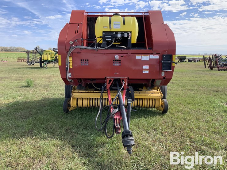 2013-new-holland-br7090-image-2