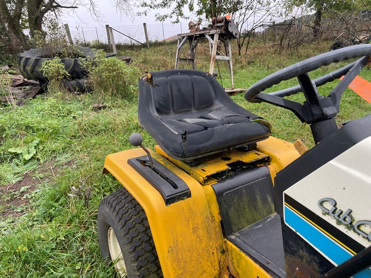 #9624-•-cub-cadet-1615-riding-lawn-mower-image-21