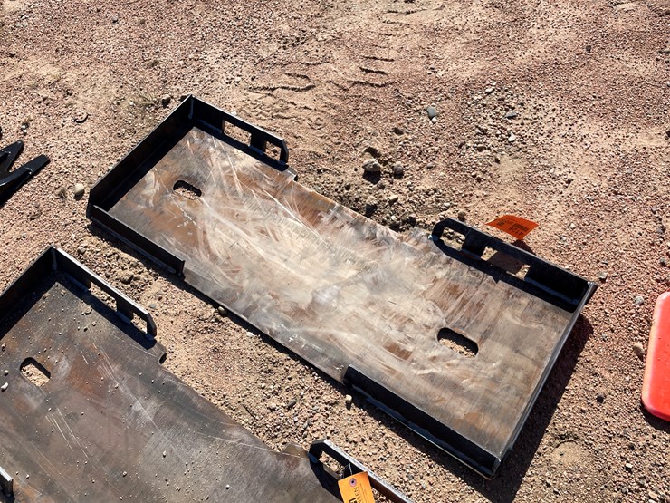 #4128-•-universal-adaptor-plate-image-1