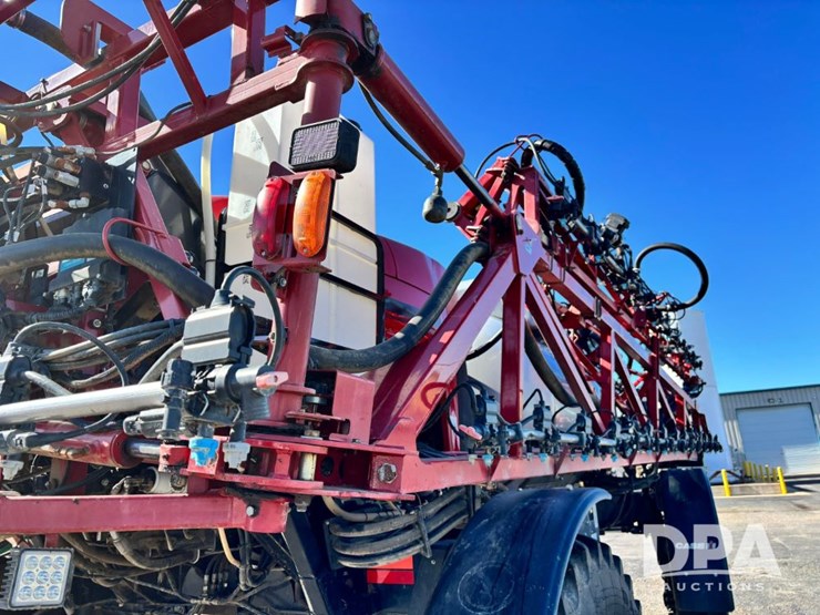 2020-case-ih-patriot-4440-image-83