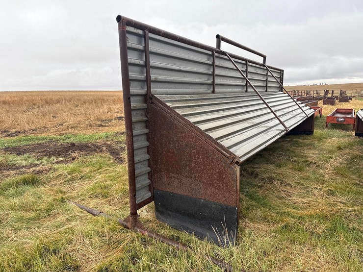 freestanding-windbreak-panel-and-calf-shelter-image-1