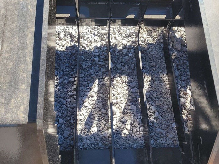 skid-steer-hollow-wood-grabber.-72"-wide.-image-7