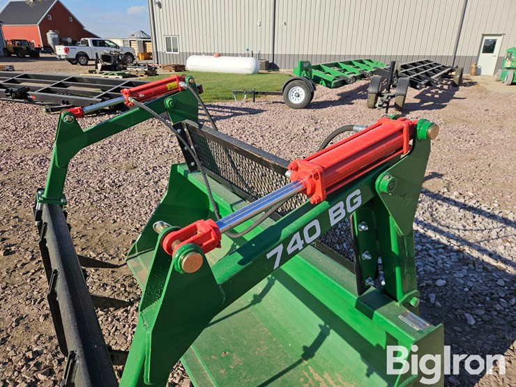 2025-john-deere-740-image-11