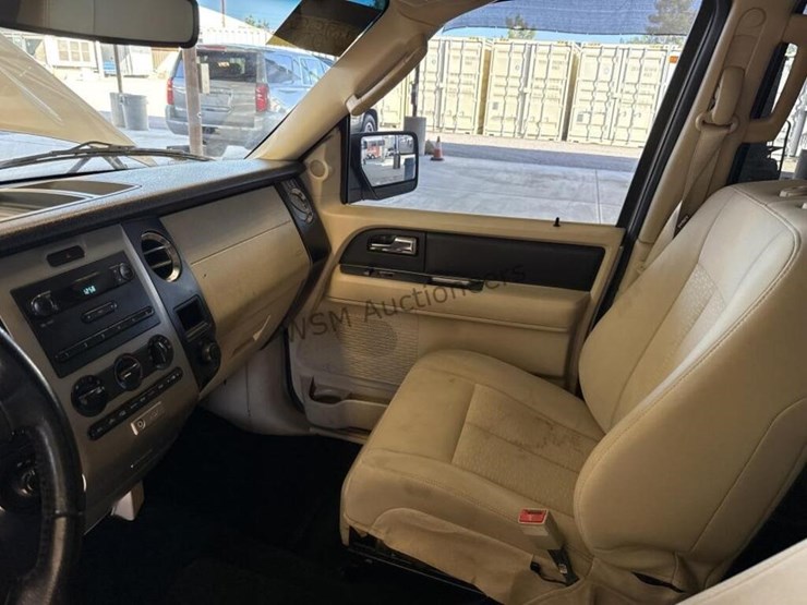 2015-ford-expedition-image-18