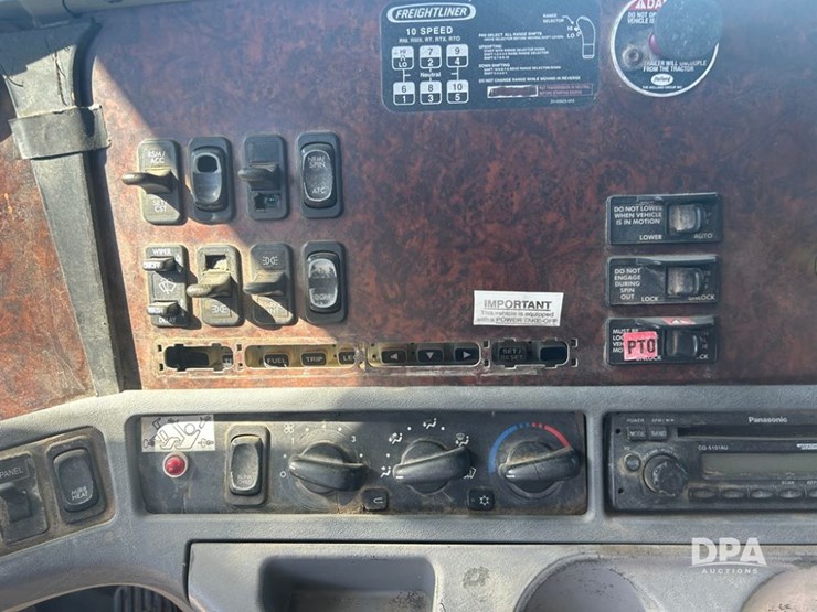 2006-freightliner-century-dry-truck-(cp1180-unit-16052)-image-35