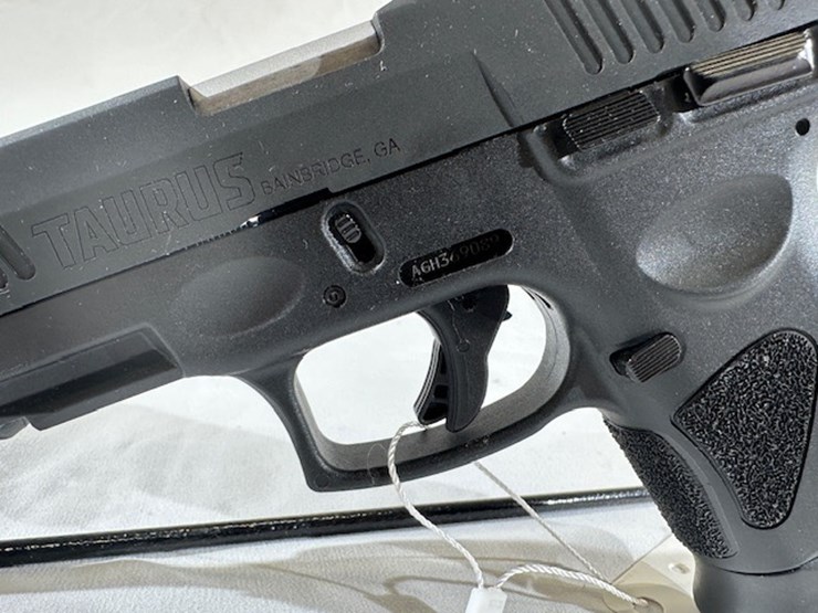 #2025-00069-•-taurus-g3c-pistol-image-17