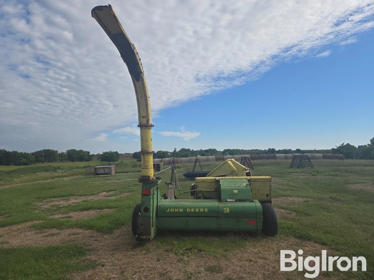 john-deere-38-image-6