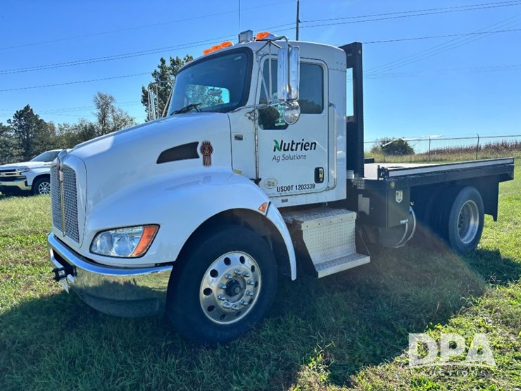 2013-kenworth-t370-image-13