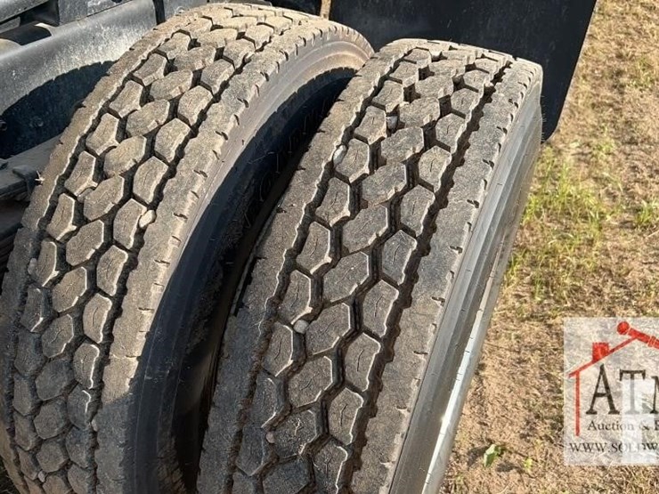 2007-international-workstar-7300-image-11