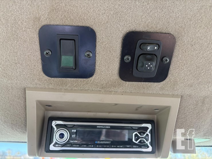 2011-john-deere-7930-image-32