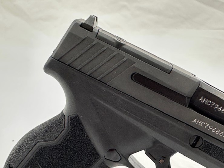 #2025-00059-•-taurus-gx4-pistol-image-25