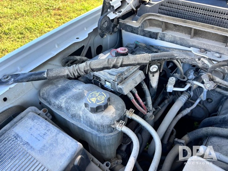 2018-chevrolet-silverado-image-49