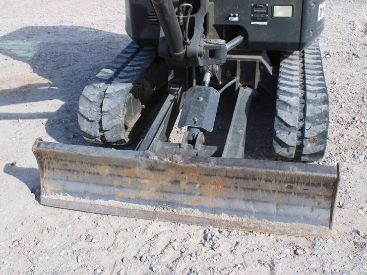 2016-bobcat-e32i-image-20