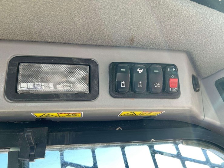 2020-caterpillar-259d3-image-14