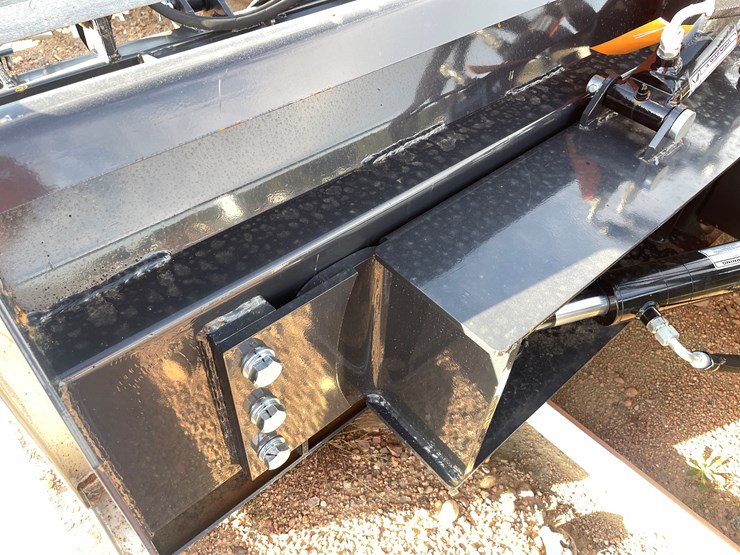 #4053-•-wolverine-84"-dozer-blade-attachment-image-5