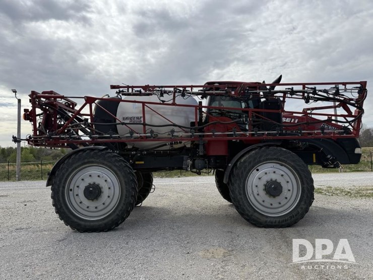 2020-case-ih-trident-5550-image-6
