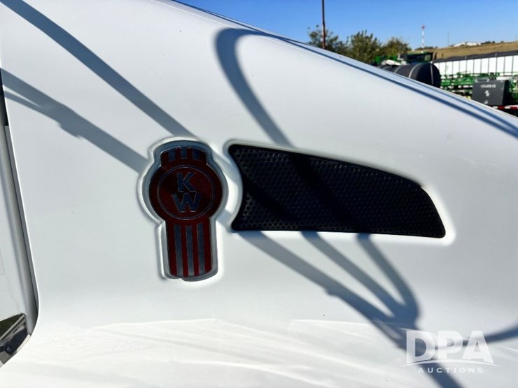 2013-kenworth-t370-image-47