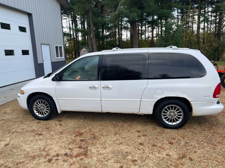 1999-chrysler-town-&-country-image-8