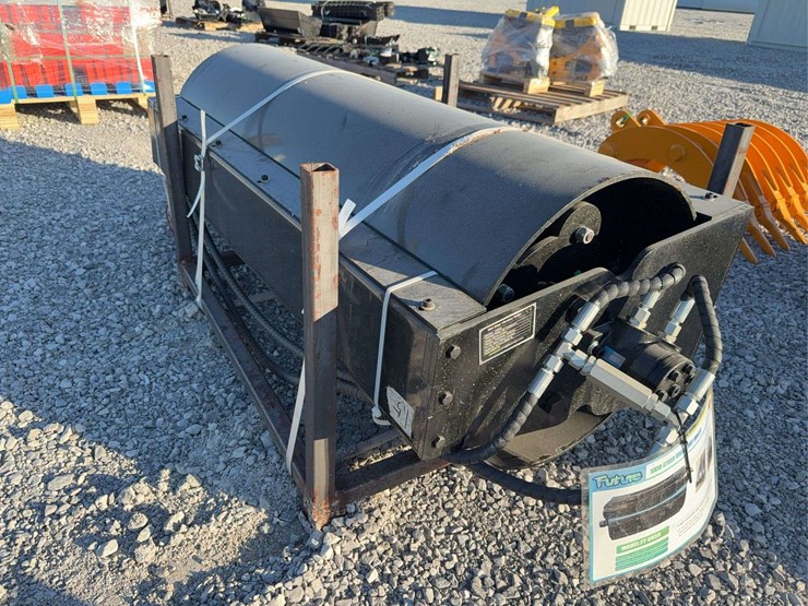 skid-steer-vibratory-roller-image-1