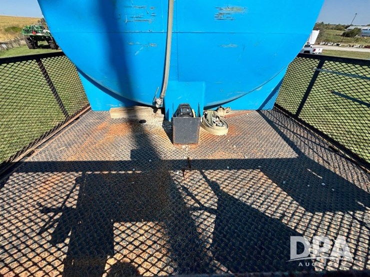 1993-freightliner-fld120-image-39