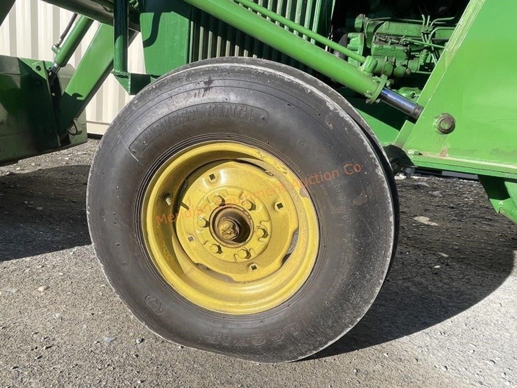 john-deere-2040-image-9