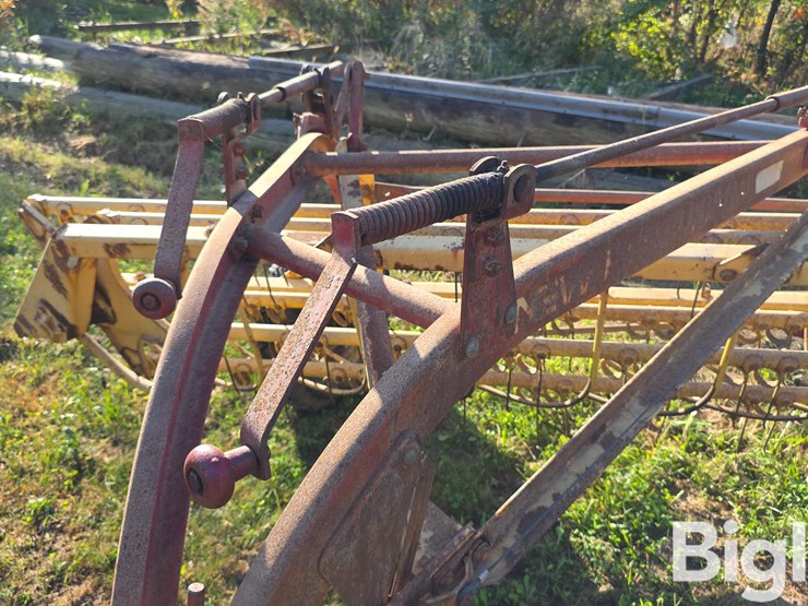 new-holland-256-image-12