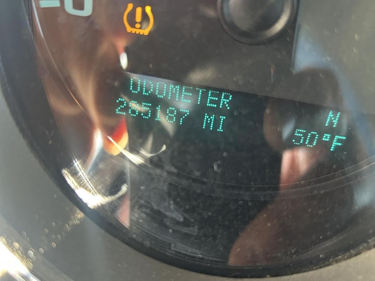 2014-chevrolet-silverado-2500hd-lt-image-11