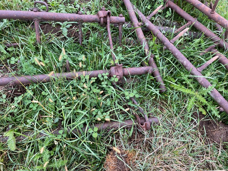 #8142-•-misc-drag-sections-image-13