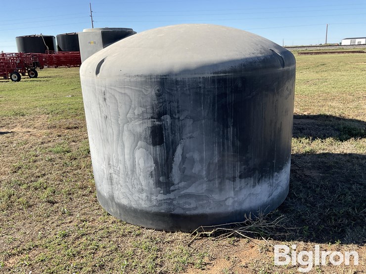 1550-gallon-liquid-fertilizer-poly-tanks-image-6